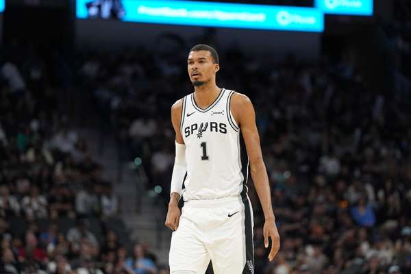 帕金斯力挺文班亚马：这小子打球像开挂 值得掏腰包现场观战