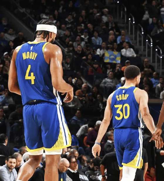 库里暖心喊话穆迪：兄弟，我们等你王者归来